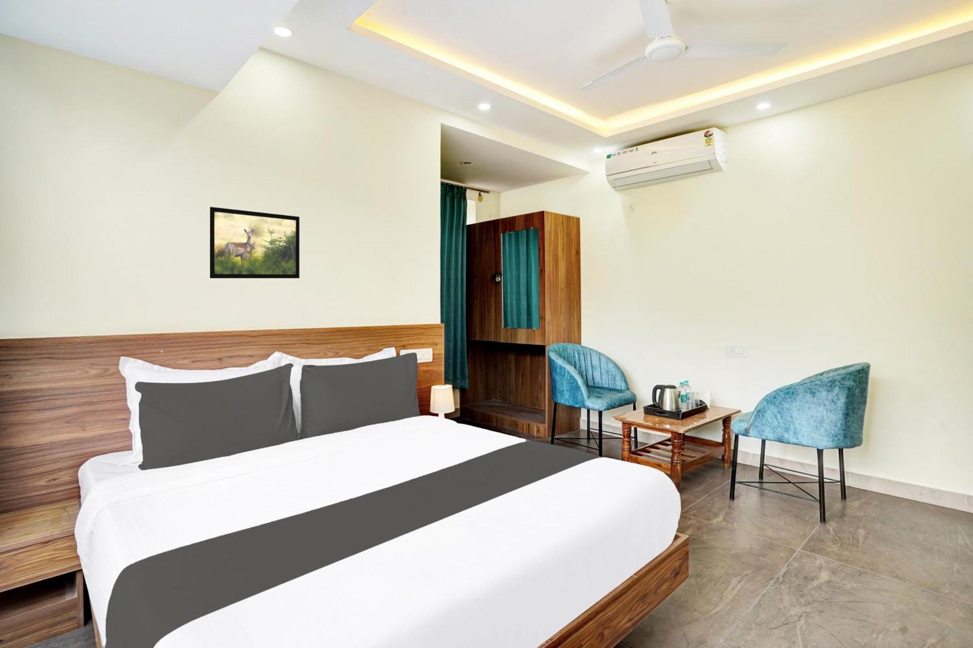 Hotel O Gayathri Metro Deluxe Bangalore Exterior photo