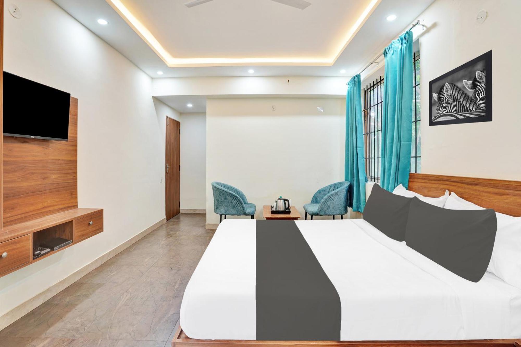 Hotel O Gayathri Metro Deluxe Bangalore Exterior photo