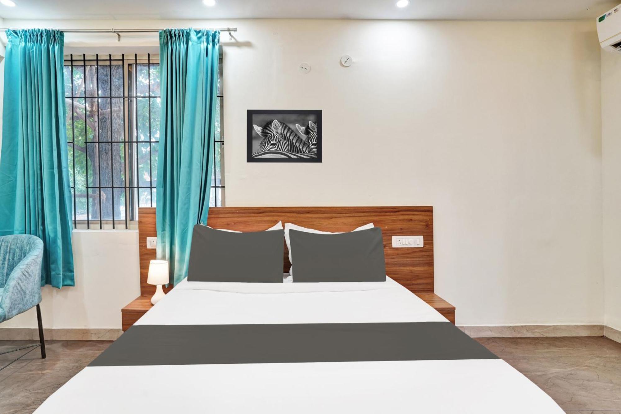 Hotel O Gayathri Metro Deluxe Bangalore Exterior photo